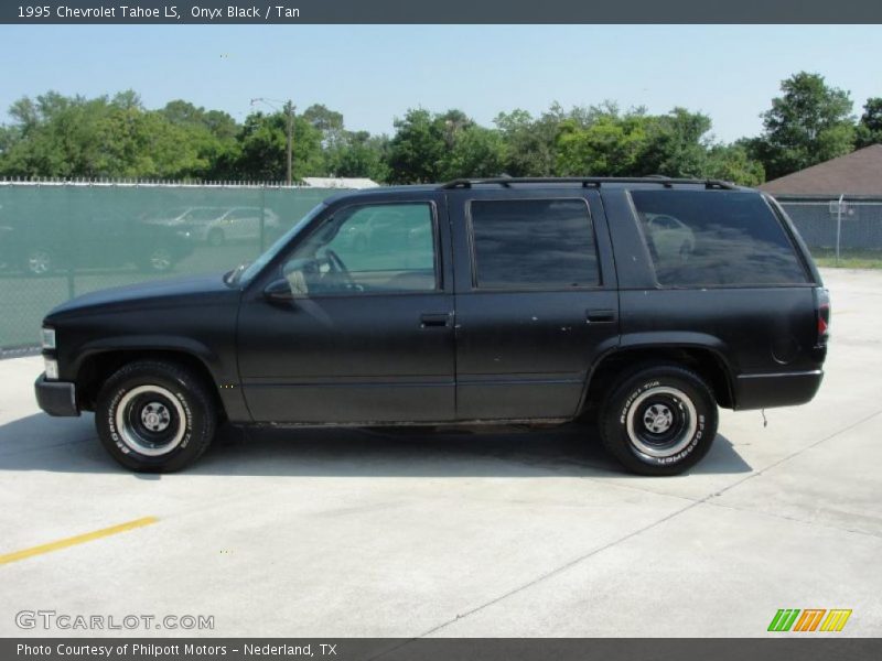 Onyx Black / Tan 1995 Chevrolet Tahoe LS