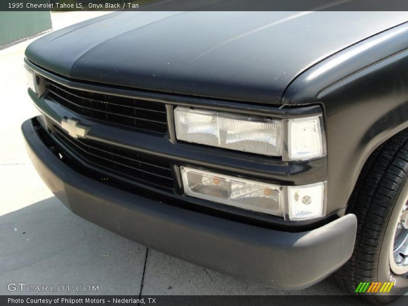 Onyx Black / Tan 1995 Chevrolet Tahoe LS