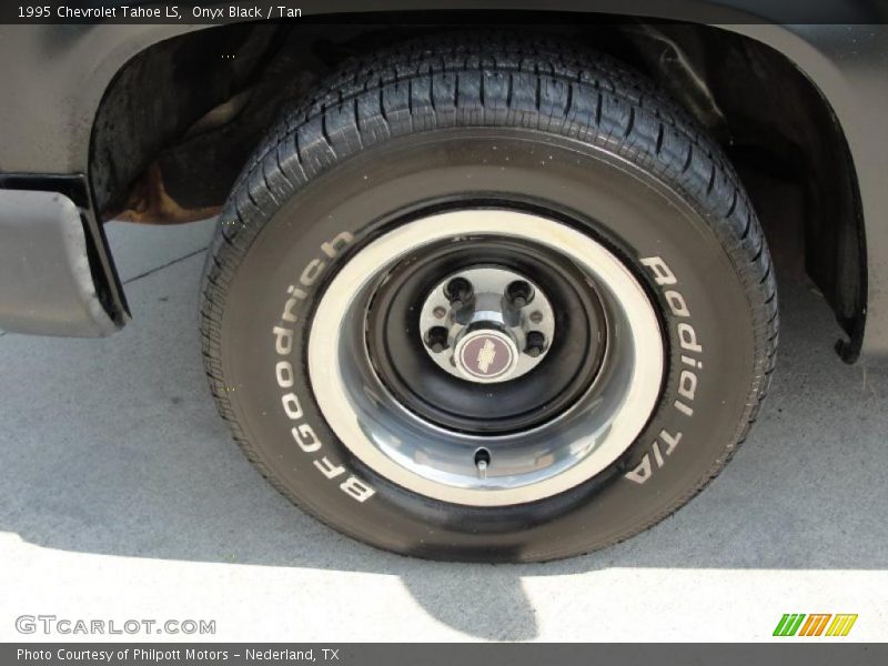 Onyx Black / Tan 1995 Chevrolet Tahoe LS