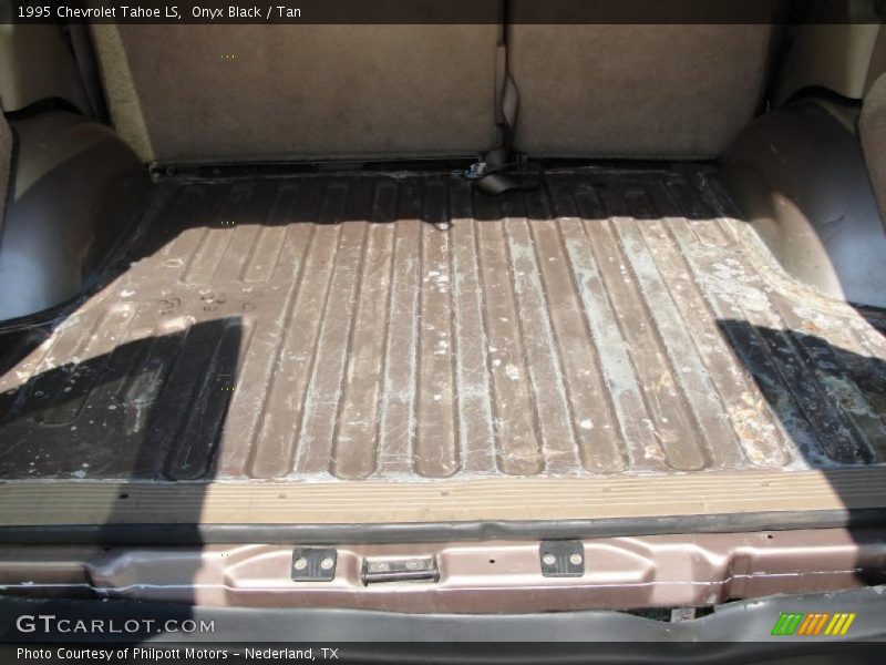 Onyx Black / Tan 1995 Chevrolet Tahoe LS