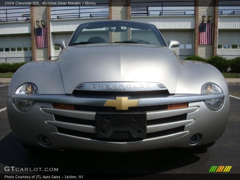 Ricochet Silver Metallic / Ebony 2004 Chevrolet SSR