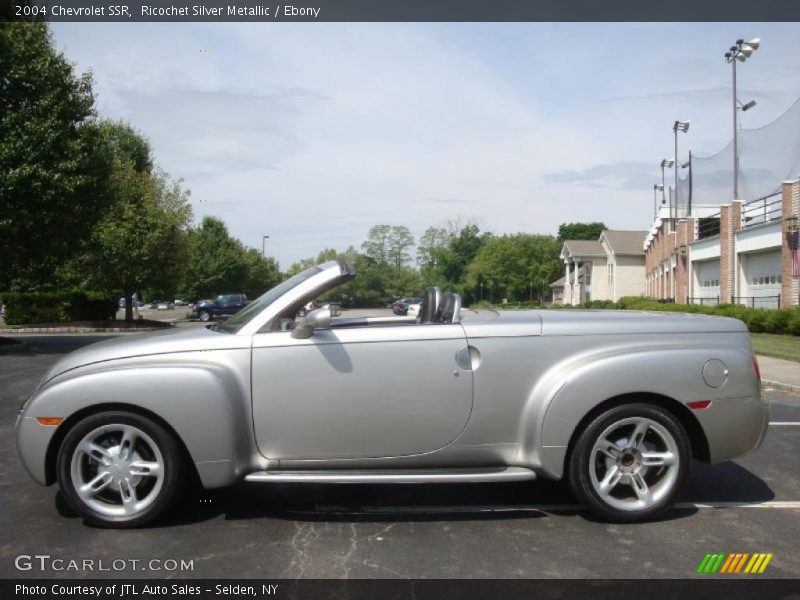 Ricochet Silver Metallic / Ebony 2004 Chevrolet SSR