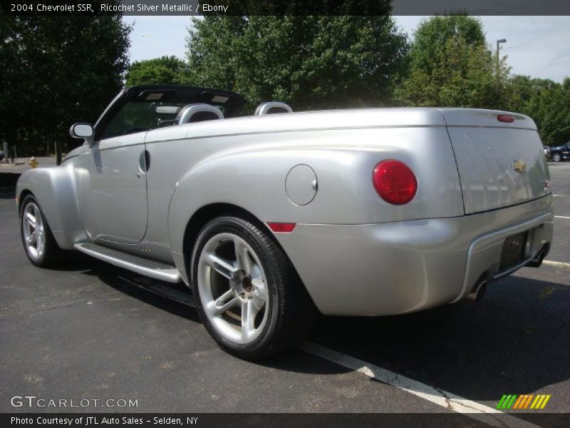 Ricochet Silver Metallic / Ebony 2004 Chevrolet SSR