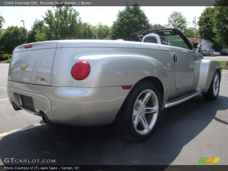 Ricochet Silver Metallic / Ebony 2004 Chevrolet SSR