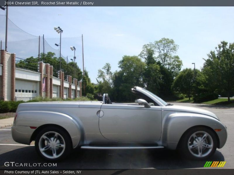 Ricochet Silver Metallic / Ebony 2004 Chevrolet SSR