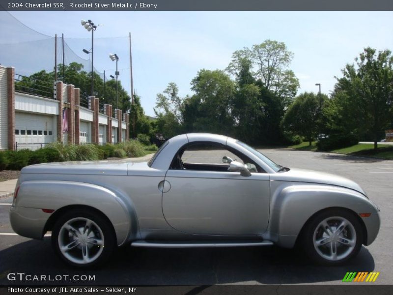 Ricochet Silver Metallic / Ebony 2004 Chevrolet SSR
