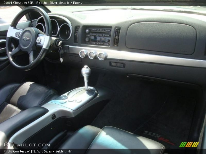 Ricochet Silver Metallic / Ebony 2004 Chevrolet SSR