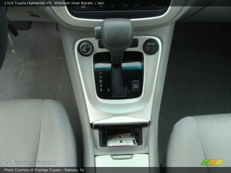 Millenium Silver Metallic / Ash 2004 Toyota Highlander V6