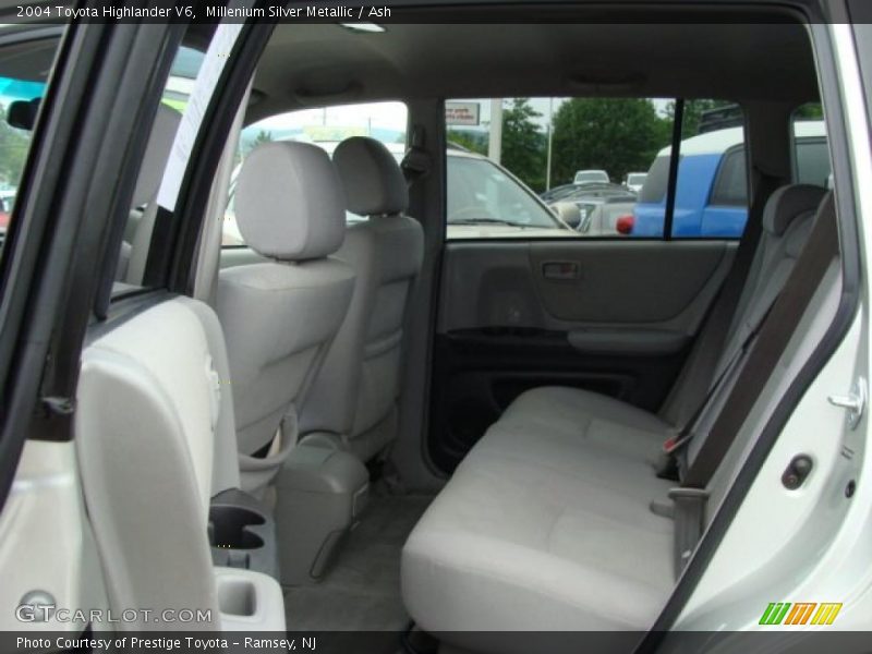 Millenium Silver Metallic / Ash 2004 Toyota Highlander V6
