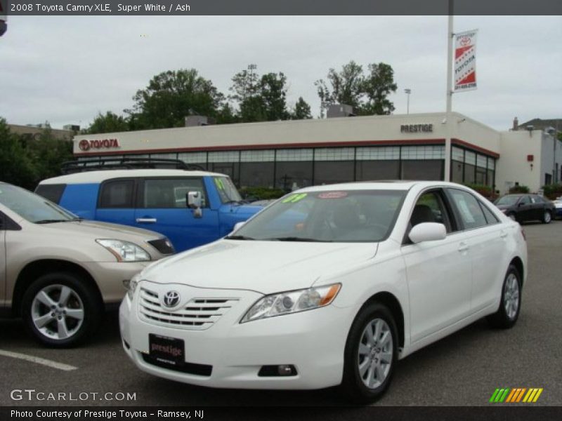 Super White / Ash 2008 Toyota Camry XLE