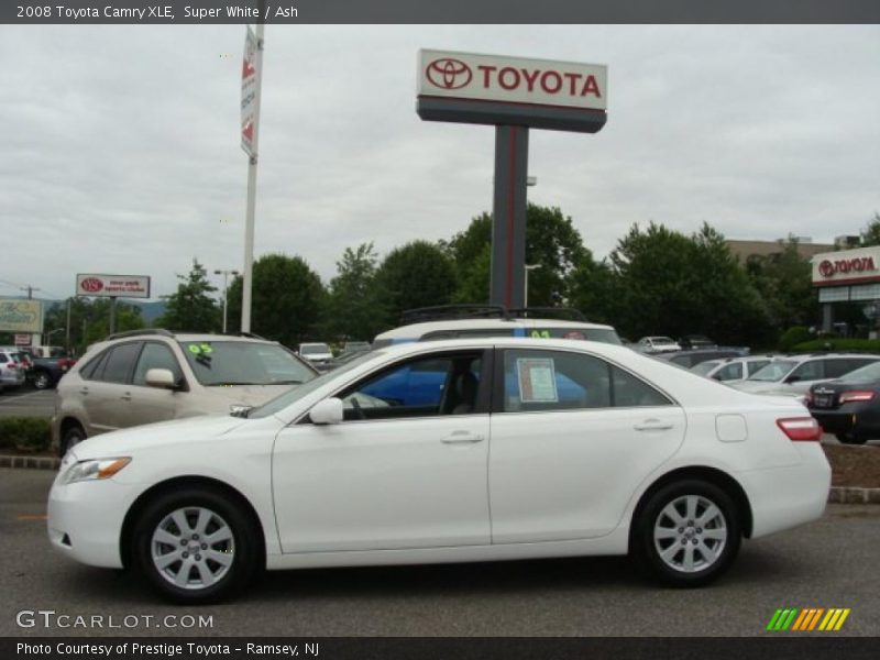 Super White / Ash 2008 Toyota Camry XLE