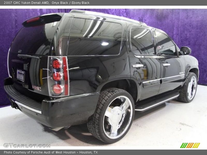 Onyx Black / Ebony Black 2007 GMC Yukon Denali AWD