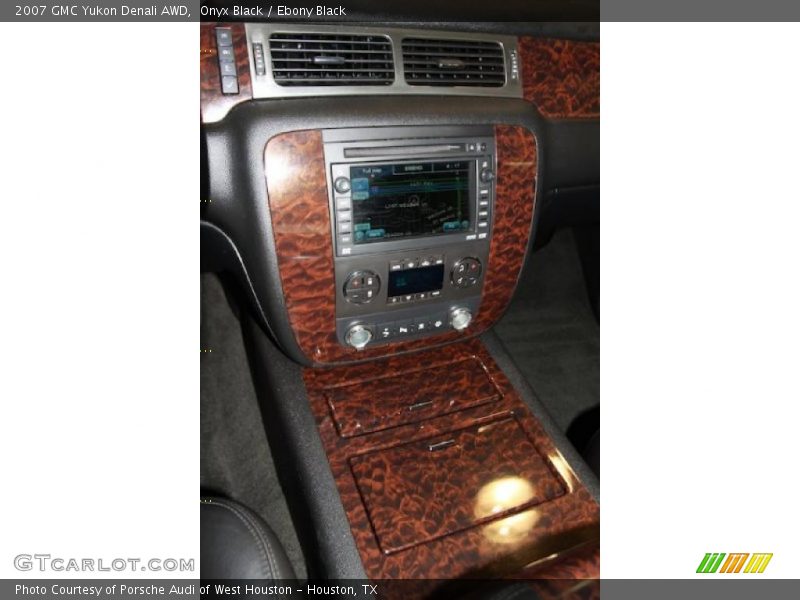 Onyx Black / Ebony Black 2007 GMC Yukon Denali AWD