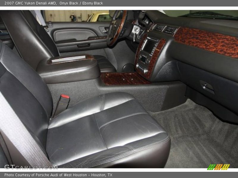 Onyx Black / Ebony Black 2007 GMC Yukon Denali AWD