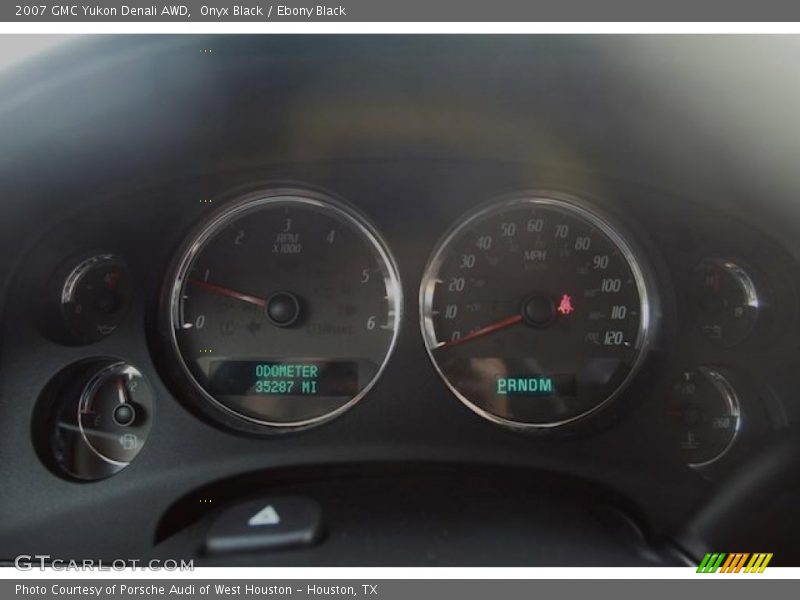 Onyx Black / Ebony Black 2007 GMC Yukon Denali AWD