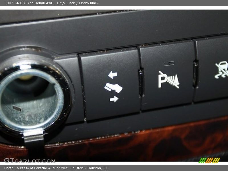 Onyx Black / Ebony Black 2007 GMC Yukon Denali AWD