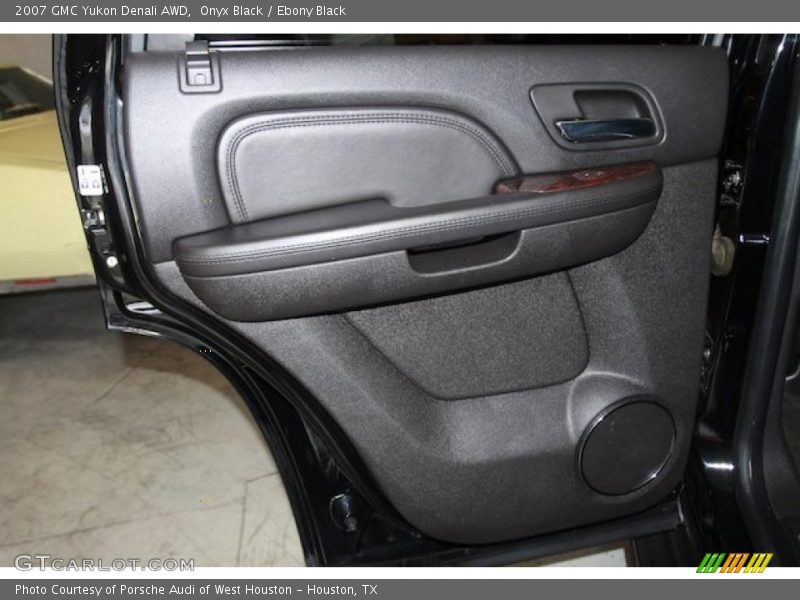 Onyx Black / Ebony Black 2007 GMC Yukon Denali AWD
