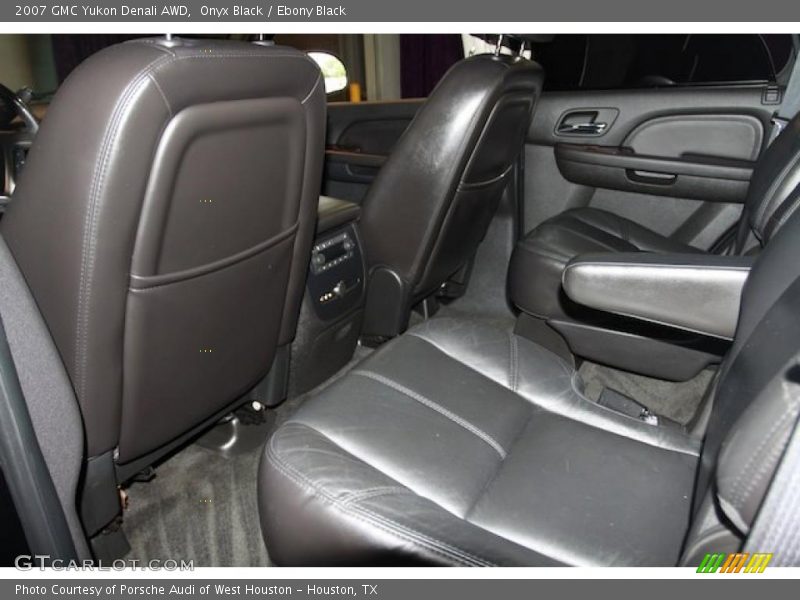 Onyx Black / Ebony Black 2007 GMC Yukon Denali AWD