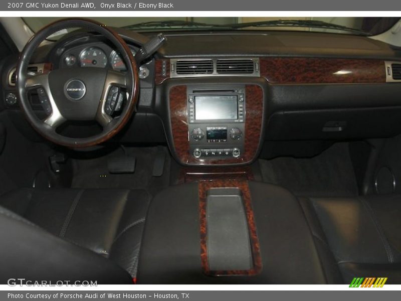 Onyx Black / Ebony Black 2007 GMC Yukon Denali AWD