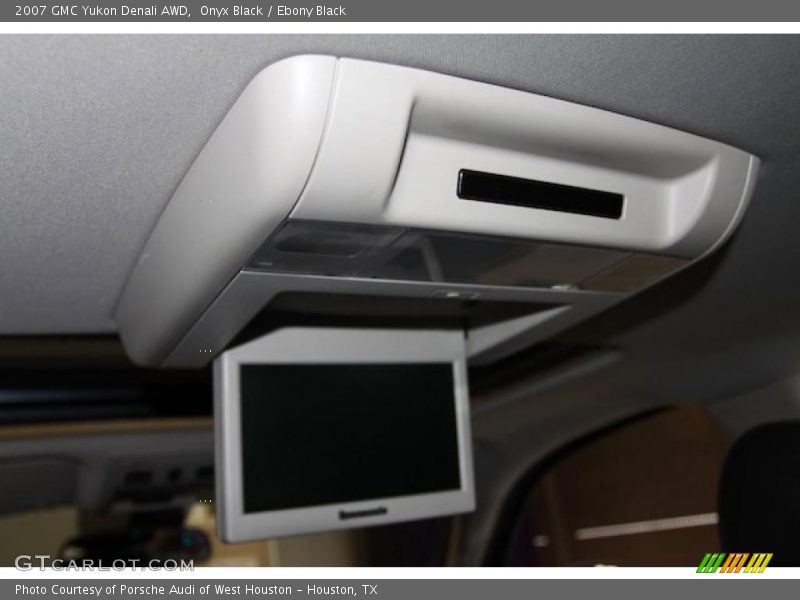 Onyx Black / Ebony Black 2007 GMC Yukon Denali AWD