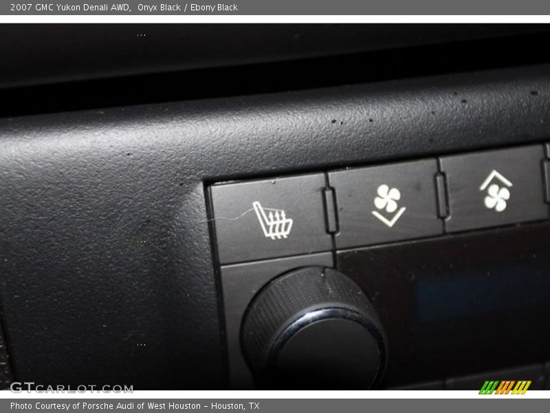 Onyx Black / Ebony Black 2007 GMC Yukon Denali AWD