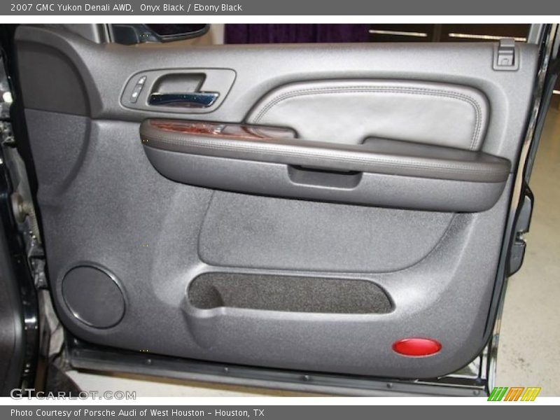 Onyx Black / Ebony Black 2007 GMC Yukon Denali AWD