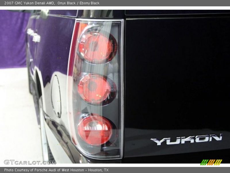Onyx Black / Ebony Black 2007 GMC Yukon Denali AWD