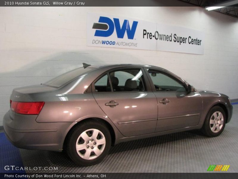 Willow Gray / Gray 2010 Hyundai Sonata GLS