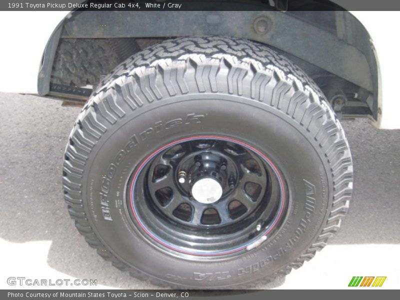 White / Gray 1991 Toyota Pickup Deluxe Regular Cab 4x4