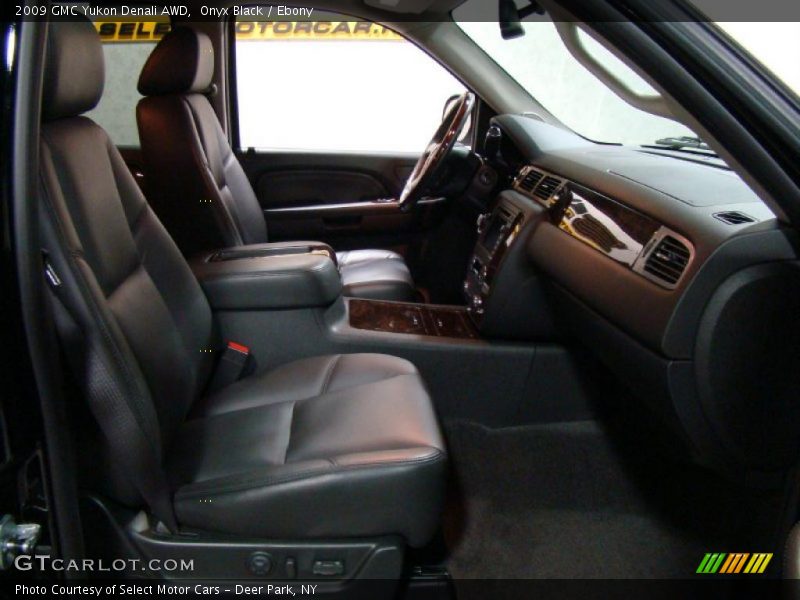 Onyx Black / Ebony 2009 GMC Yukon Denali AWD