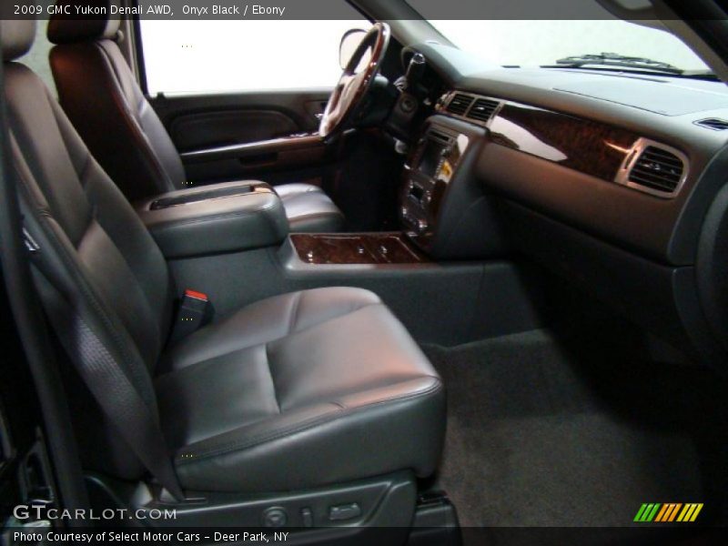 Onyx Black / Ebony 2009 GMC Yukon Denali AWD