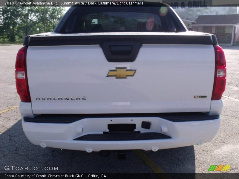 Summit White / Dark Cashmere/Light Cashmere 2010 Chevrolet Avalanche LTZ