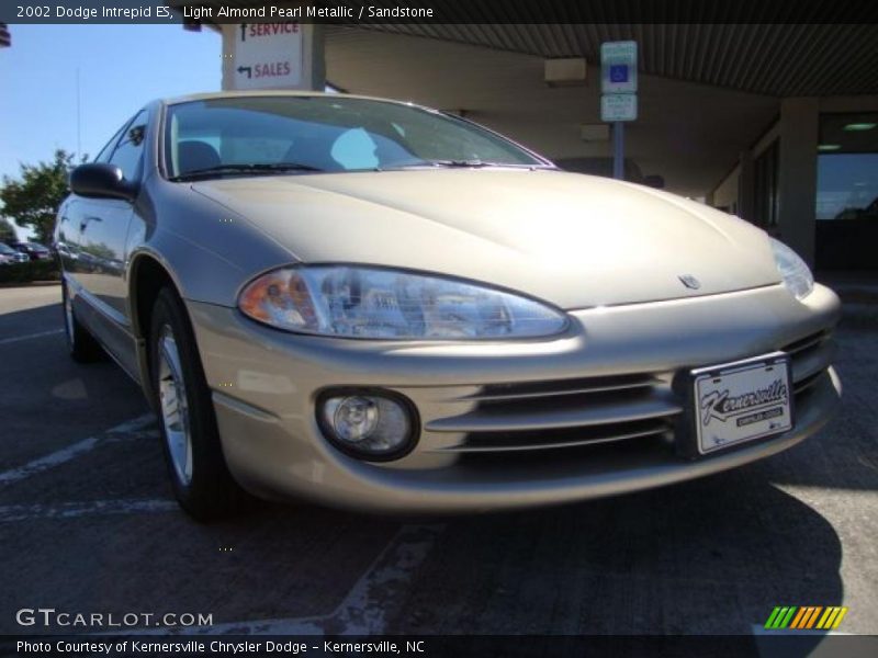Light Almond Pearl Metallic / Sandstone 2002 Dodge Intrepid ES