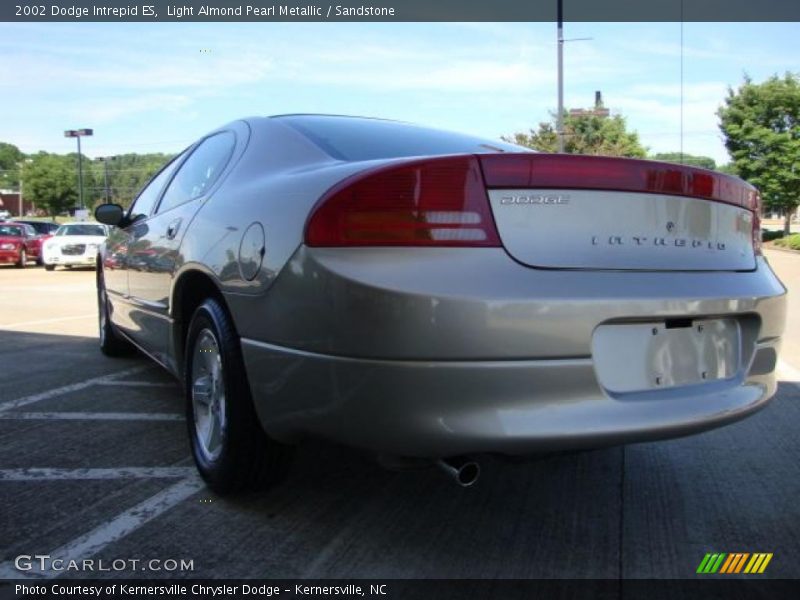 Light Almond Pearl Metallic / Sandstone 2002 Dodge Intrepid ES