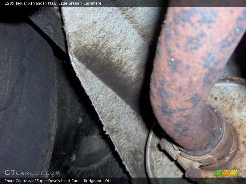 Sage Green / Cashmere 1985 Jaguar XJ Vanden Plas