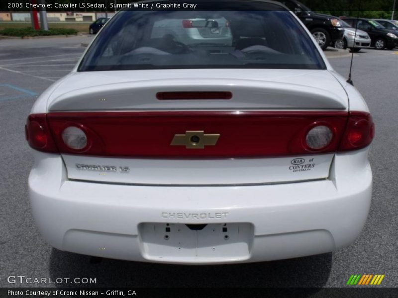 Summit White / Graphite Gray 2005 Chevrolet Cavalier LS Sedan