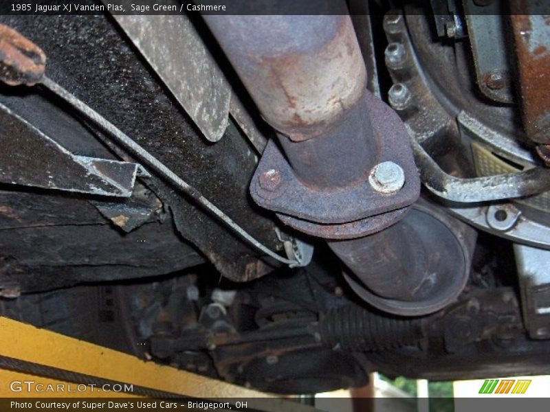 Sage Green / Cashmere 1985 Jaguar XJ Vanden Plas