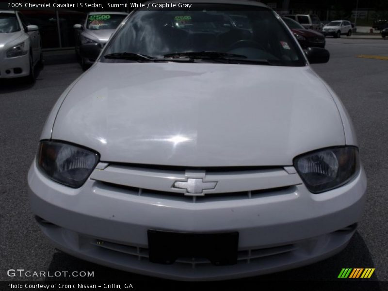 Summit White / Graphite Gray 2005 Chevrolet Cavalier LS Sedan