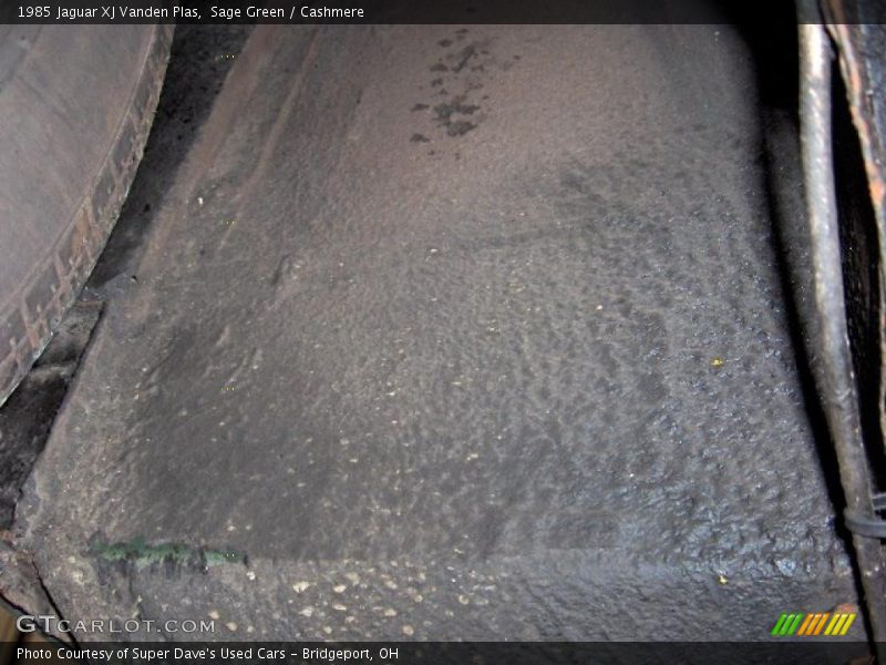 Sage Green / Cashmere 1985 Jaguar XJ Vanden Plas