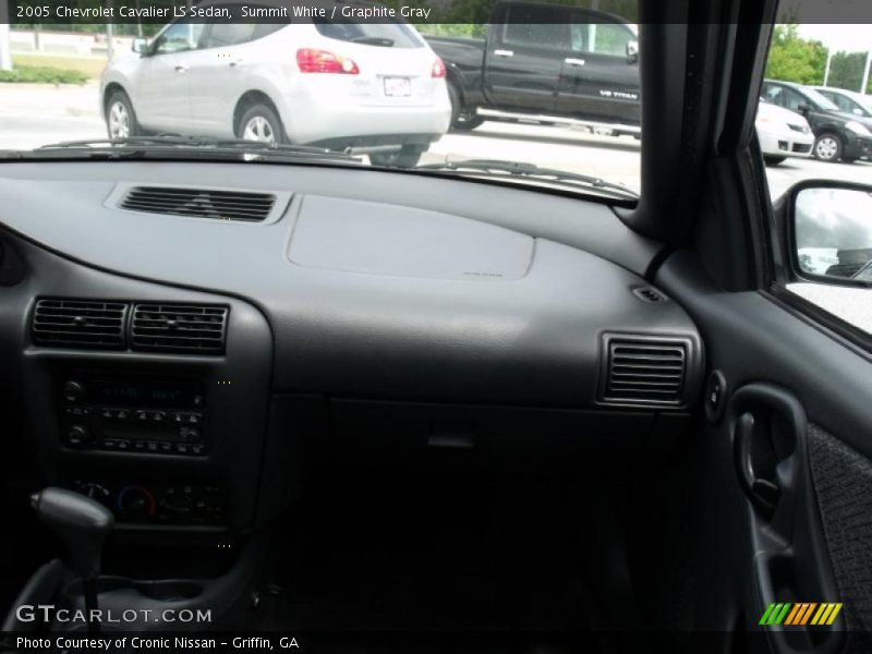Summit White / Graphite Gray 2005 Chevrolet Cavalier LS Sedan