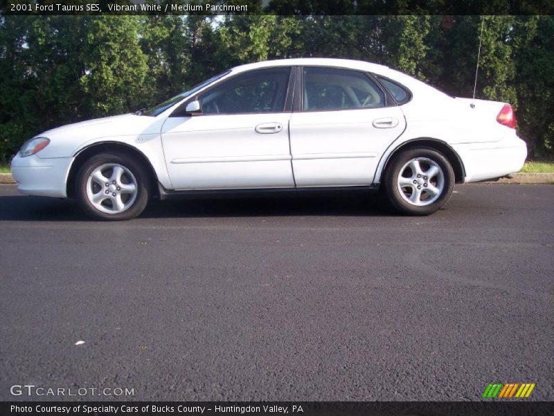 Vibrant White / Medium Parchment 2001 Ford Taurus SES
