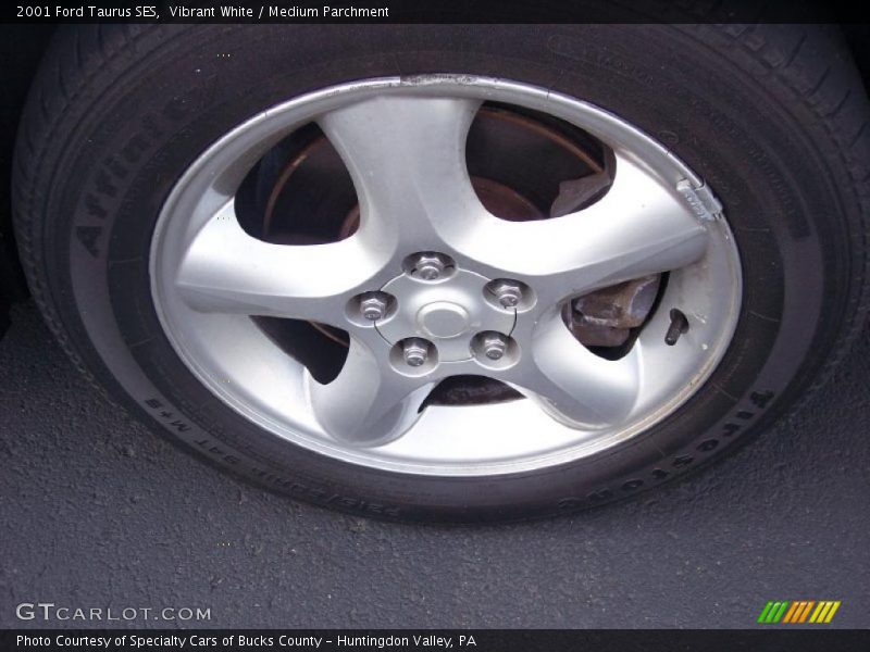 Vibrant White / Medium Parchment 2001 Ford Taurus SES