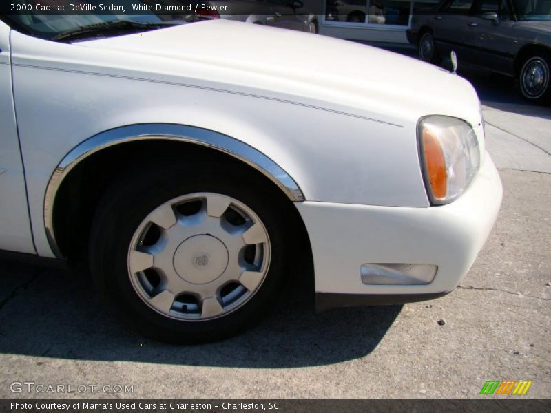 White Diamond / Pewter 2000 Cadillac DeVille Sedan