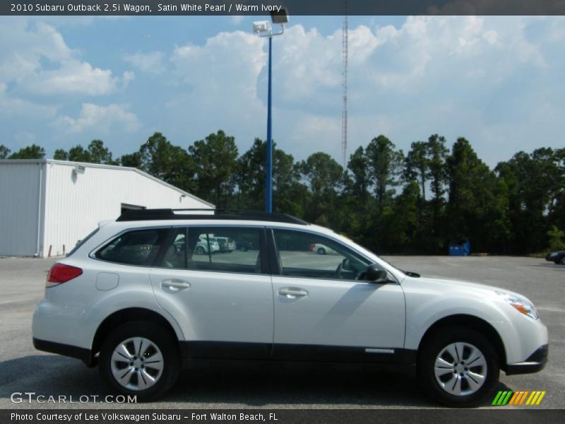 Satin White Pearl / Warm Ivory 2010 Subaru Outback 2.5i Wagon