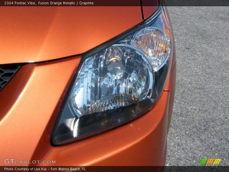 Fusion Orange Metallic / Graphite 2004 Pontiac Vibe
