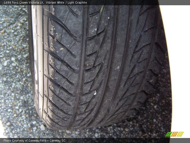 Vibrant White / Light Graphite 1999 Ford Crown Victoria LX