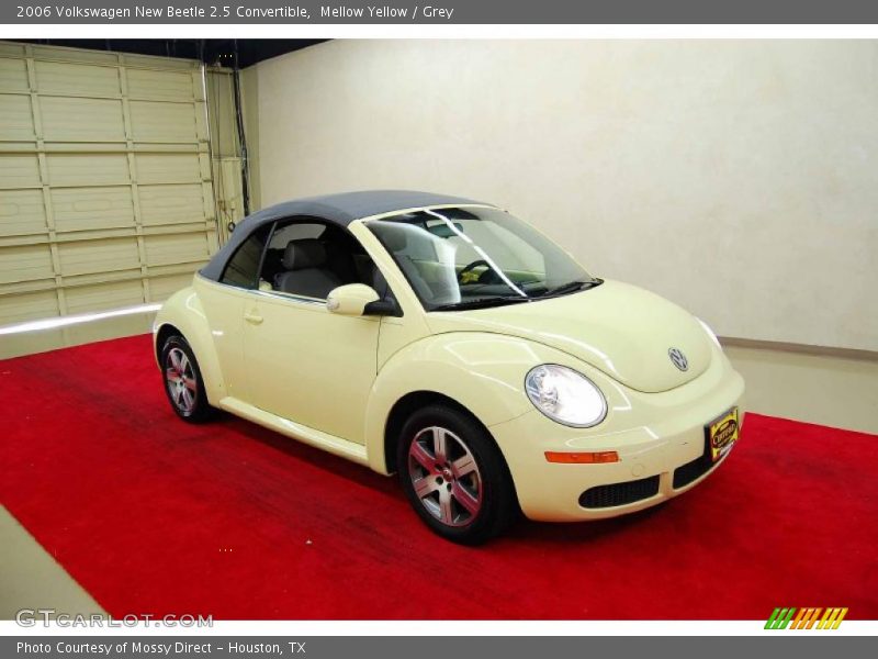 Mellow Yellow / Grey 2006 Volkswagen New Beetle 2.5 Convertible