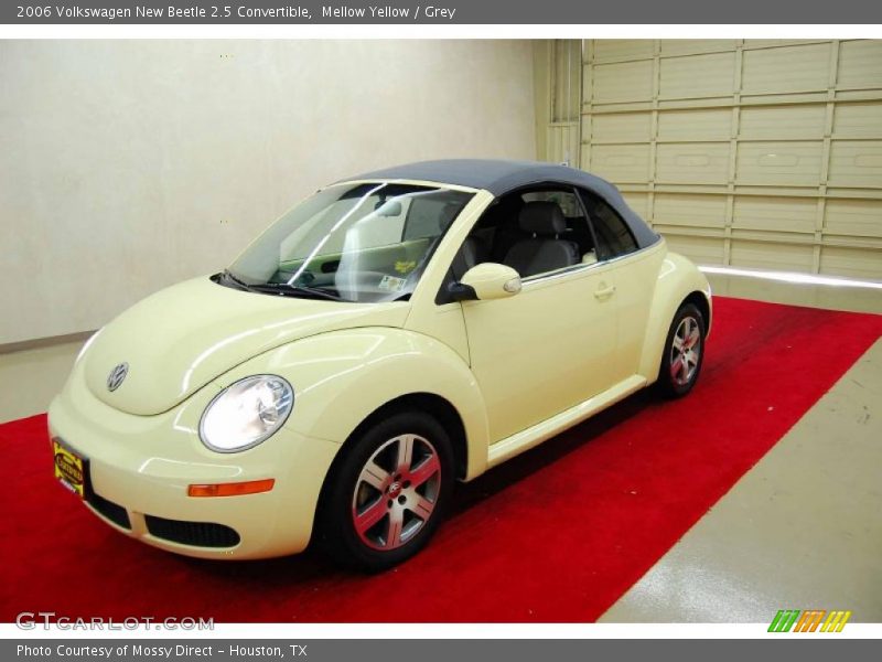 Mellow Yellow / Grey 2006 Volkswagen New Beetle 2.5 Convertible