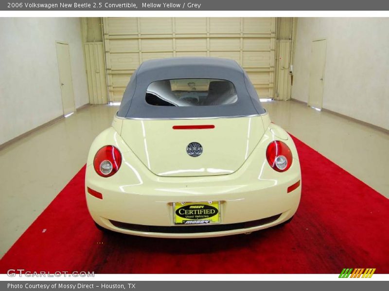 Mellow Yellow / Grey 2006 Volkswagen New Beetle 2.5 Convertible