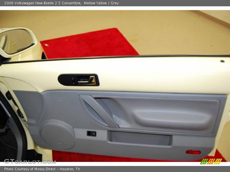 Mellow Yellow / Grey 2006 Volkswagen New Beetle 2.5 Convertible